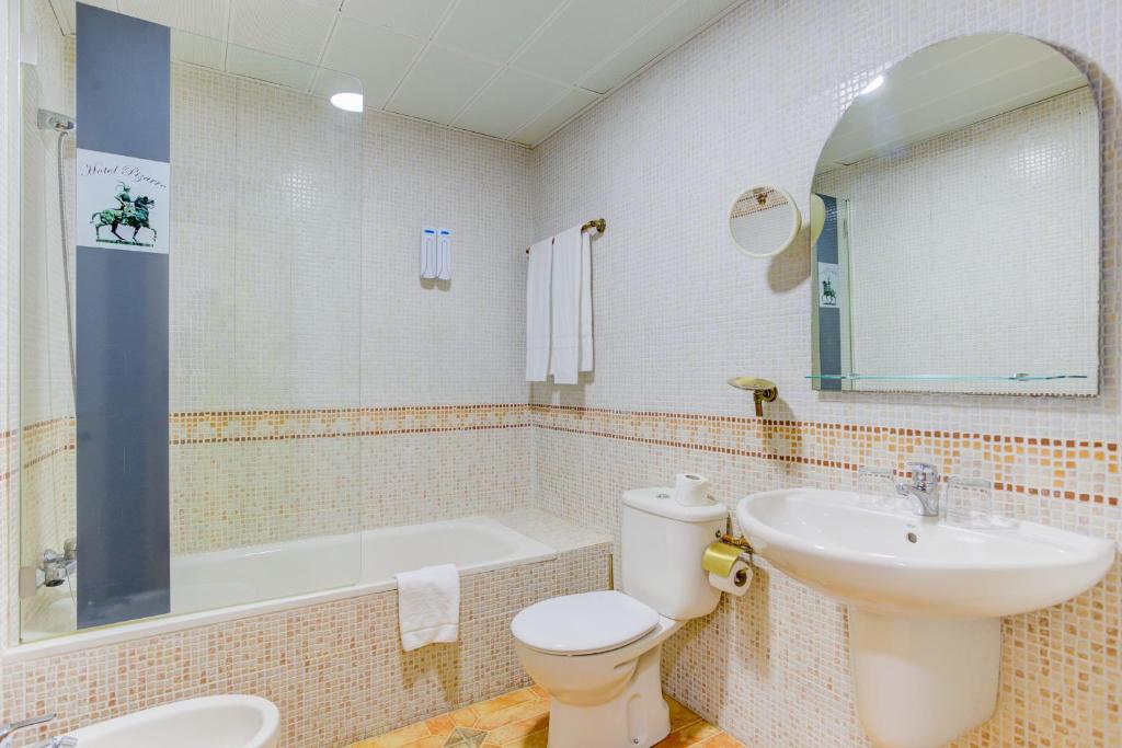 Hotel Pizarro - Baño renovado